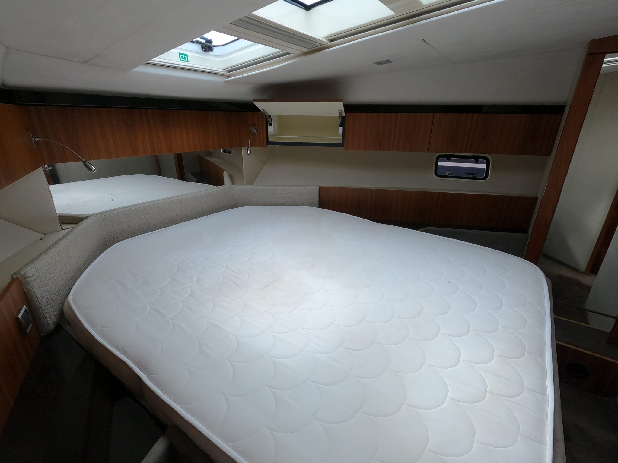 pre owned luxury yacht double cabin
