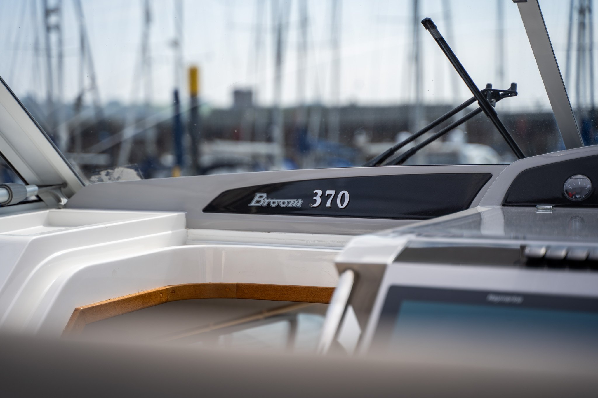 Broom 370, refitted by SETAG Yachts